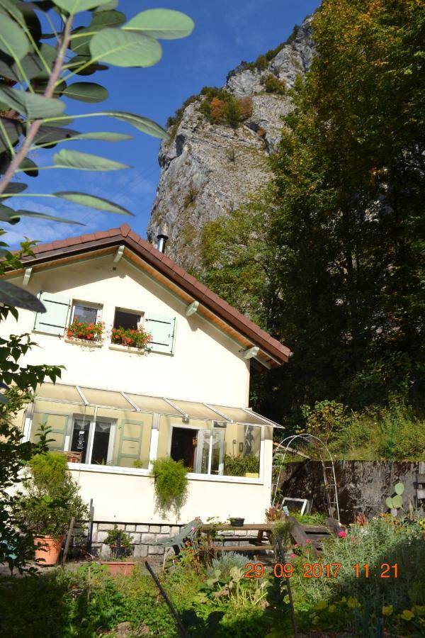 Chambre D'Hotes "Le Moulin" Thônes Exteriör bild